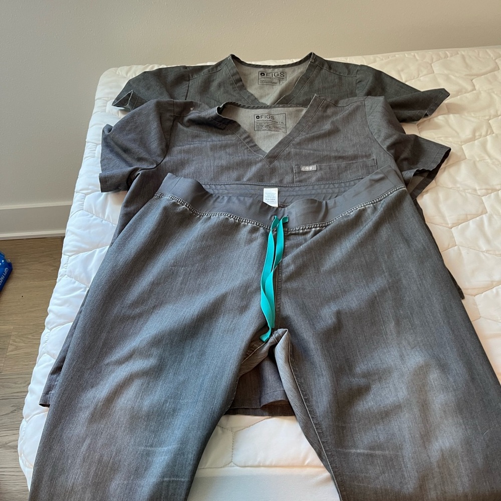 Figs Gray Scrub Set